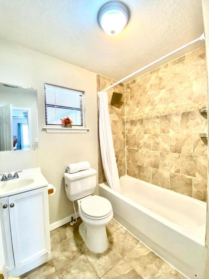 Two Fully Equipped Apartments And A Studio 5 Miles From The Beach St. Petersburg Exteriör bild